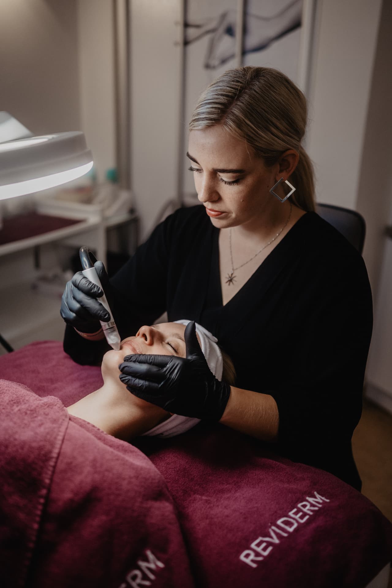 REVIDERM Mikrodermabrasion bei Hauptsache Schön